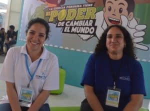 Izquierda a derecha, Mildred Agustín (Concytec) y Mirella Gallardo (Instituto de Montaña)