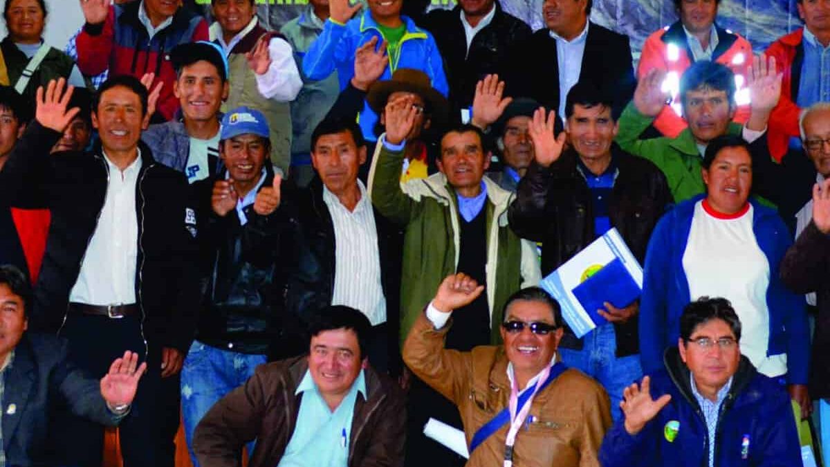 Compromiso de los alcaldes y presidentes de las comunidades campesinas en la actualización del Plan de Adaptación al Cambio Climático en la Mancomunidad Municipal Tres Cuencas en Chuiquián-Ancash